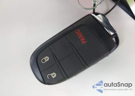 2024 Jeep Compass Trailhawk 4X4 из США, поврежденный, VIN 3C4NJDDN1RT149517